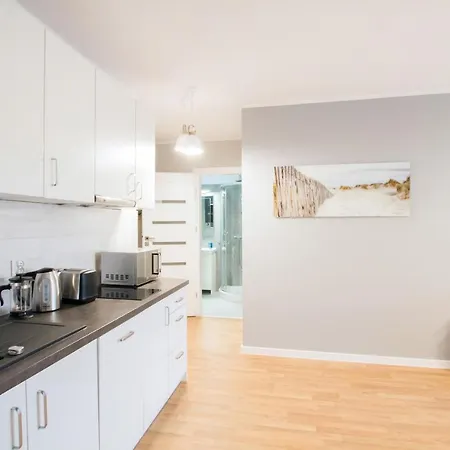 Na Fali With Free Parking By Renters غدينيا