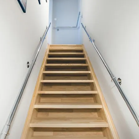 Na Fali With Free Parking By Renters